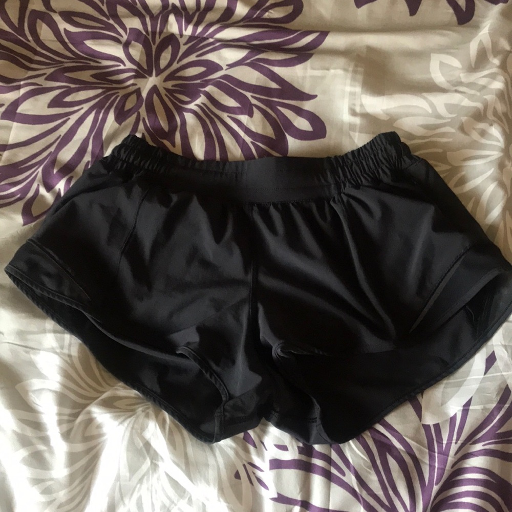 SOLD - LULULEMON BLACK HOTTY HOT SHORTS